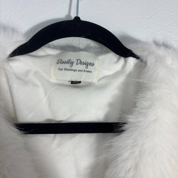 Ivory faux fur bridal jacket sz 3x (Fits like L/XL) - Picture 4 of 6